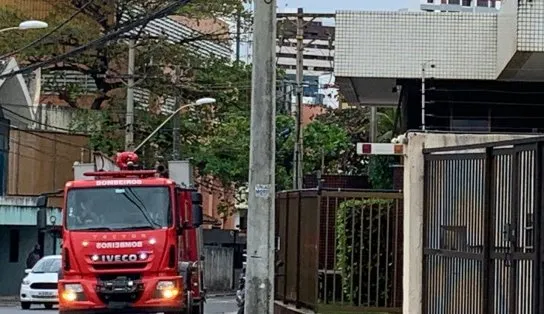 Princípio de incêndio atinge apartamento de prédio residencial no bairro do Costa Azul, em Salvador