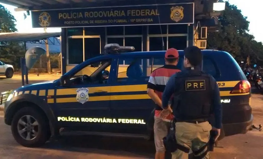 CAIU: Foragido da Justiça goiana é preso durante abordagem da PRF em Ribeira do Pombal