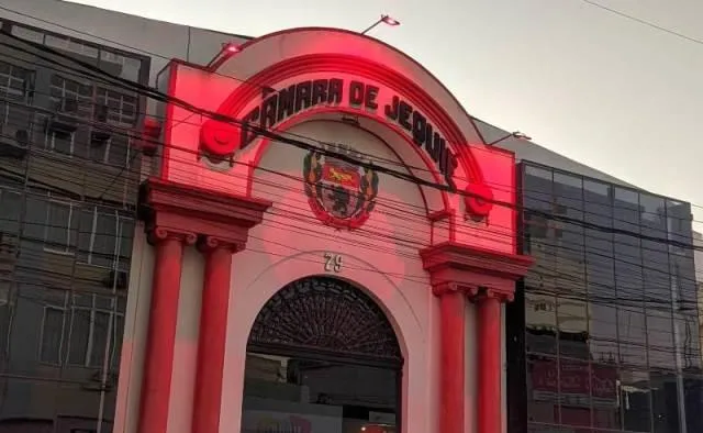 Câmara de Jequié abre concurso com salários de até R$ 4,1 mil 