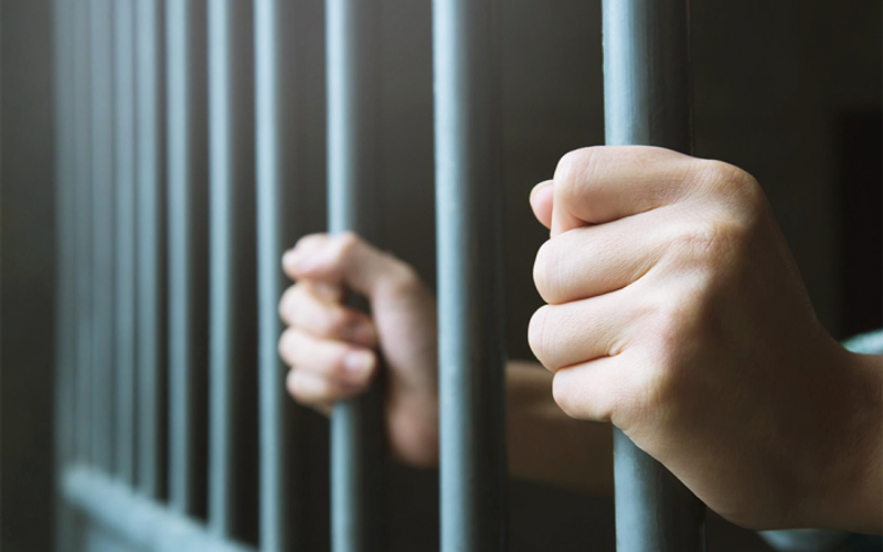 A necrofilia &eacute; crime no Brasil, tipificada principalmente como vilip&ecirc;ndio a cad&aacute;ver (art. 212 do C&oacute;digo Penal), com pena de um a tr&ecirc;s anos de deten&ccedil;&atilde;o e multa/Foto: Freepik