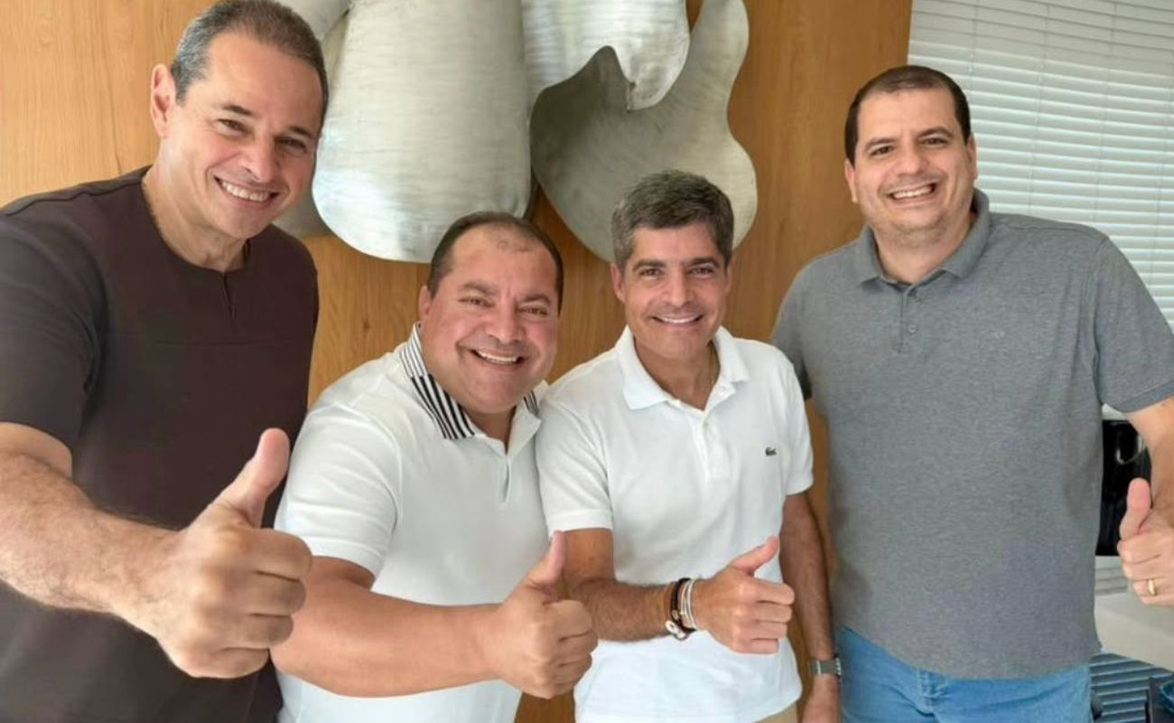 Cafu em foto no instagram com a oposição