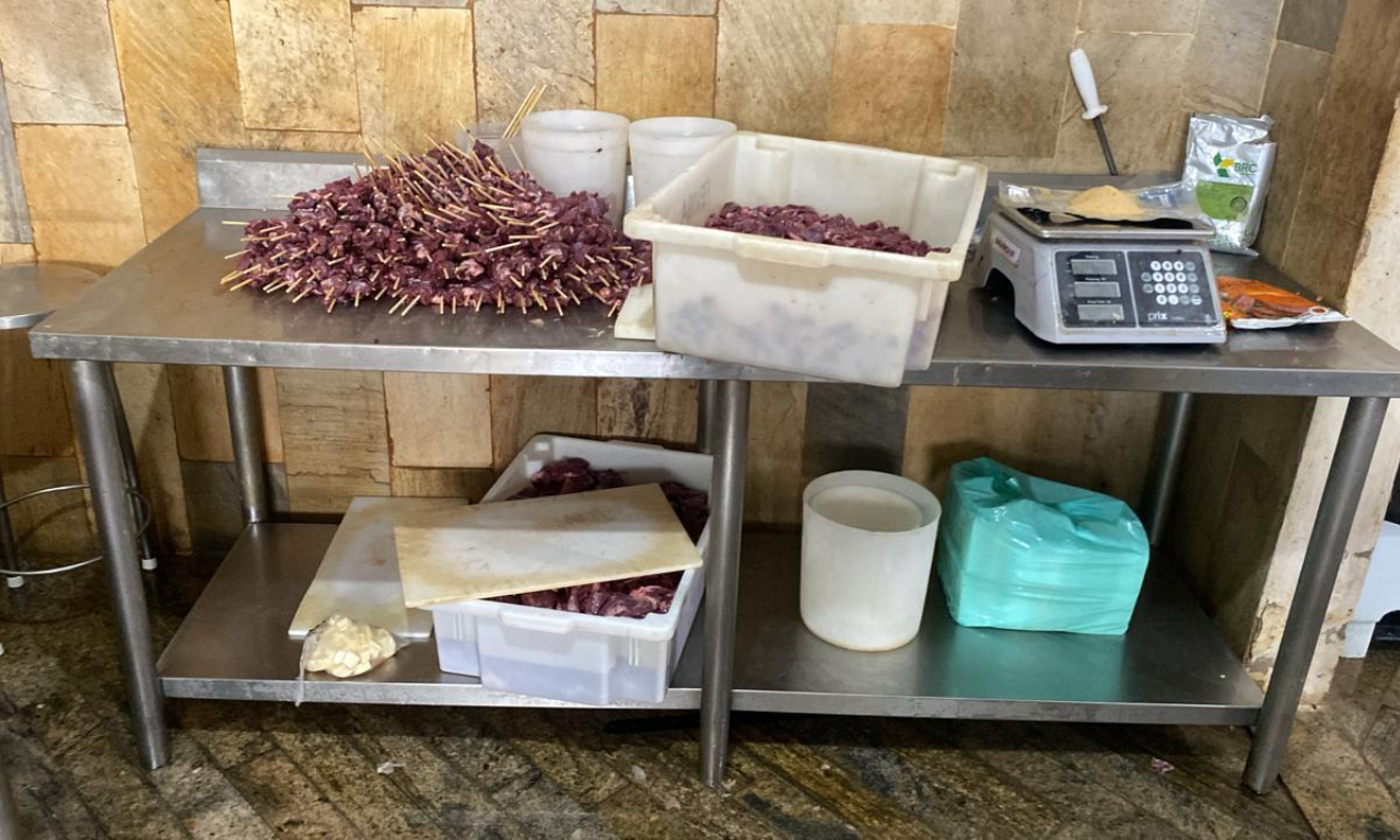 Mais de 500 kg de carnes e queijos impr&oacute;prios para consumo s&atilde;o apreendidos em Lauro.Foto: Divulga&ccedil;&atilde;o | PCBA