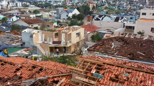 Dilma visita hoje áreas atingidas por tornado em Santa Catarina