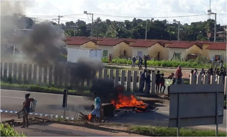 Manifestantes fecham trecho da CIA-Aeroporto para protestar morte de cinco jovens