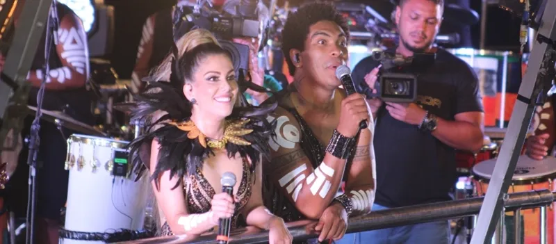 LIBEROU GERAL: Em clima de Carnaval, timbaleiros aprovam estreia de Millane Hora na folia