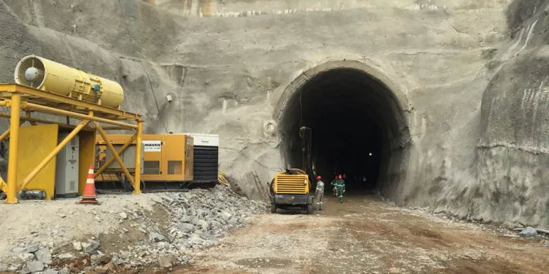 A construção da FIOL já gerou cerca de 1.240 empregos diretos e 2.400 empregos indiretos, em certa fase das obras/Foto: Gondiberto Filho