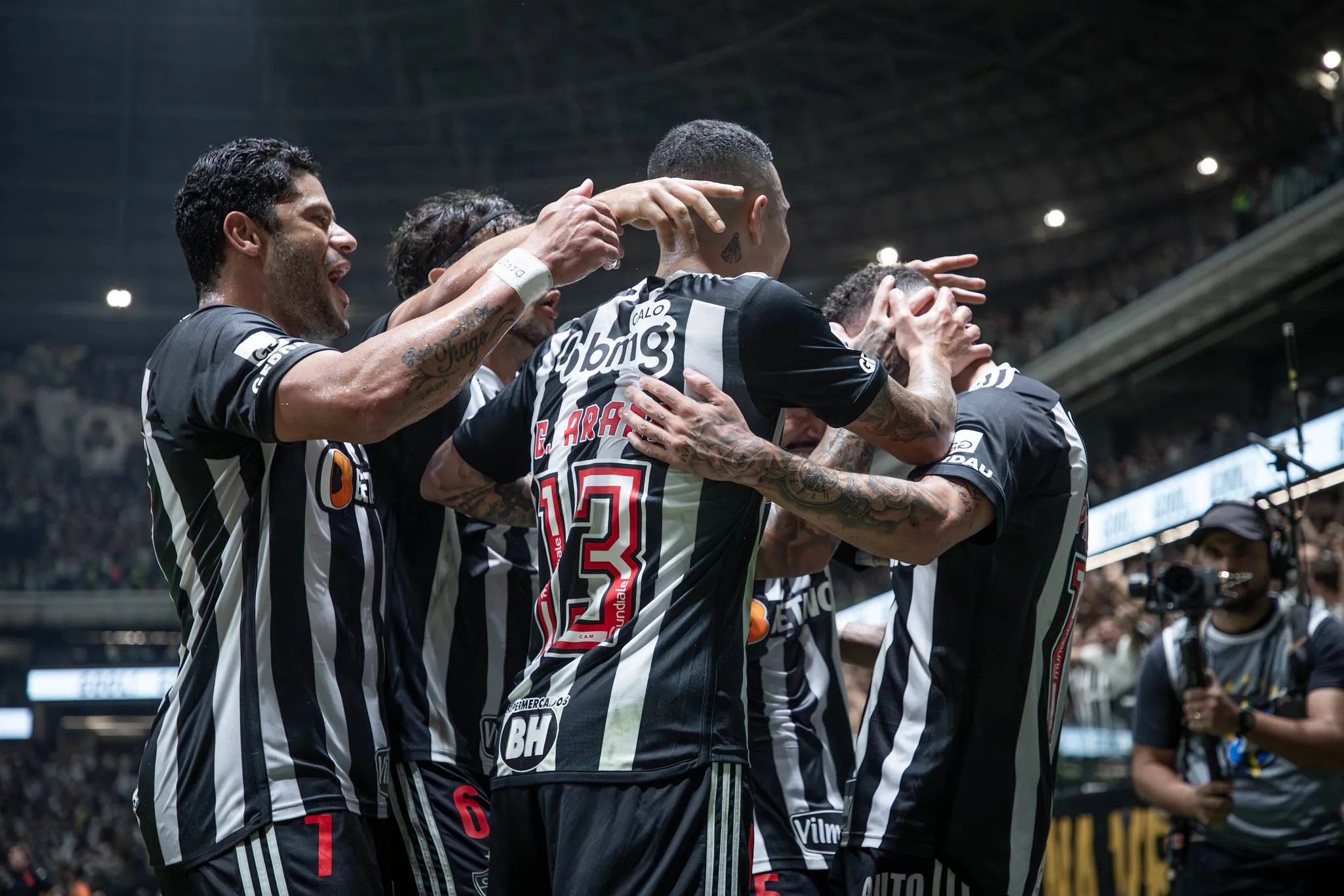 Atlético-MG vence Vasco de virada e abre vantagem na semifinal da Copa do Brasil