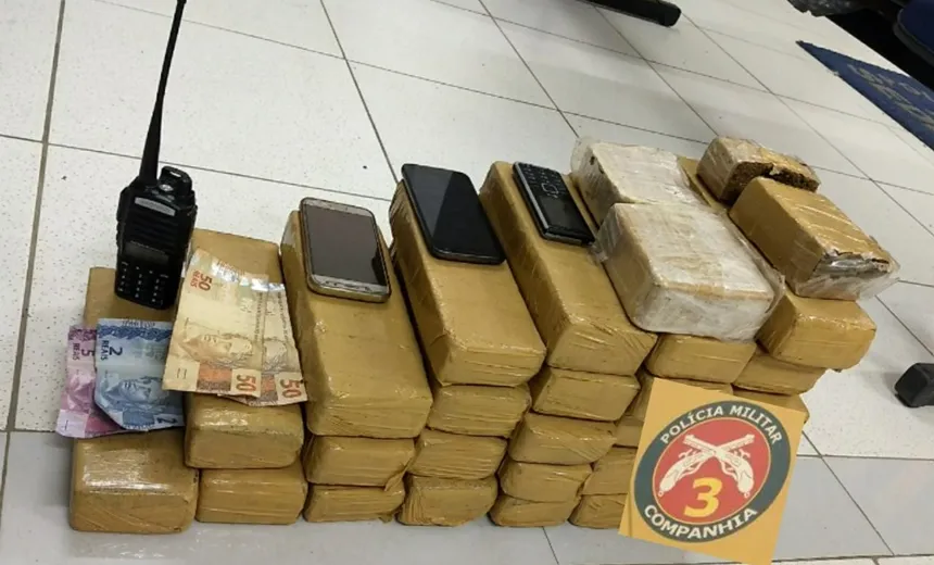 Taxista é preso em flagrante transportando 30 kg de drogas em Araci