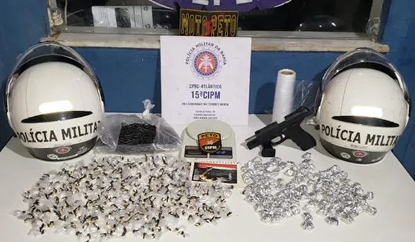 Arma de policial assassinado é encontrada com suspeitos de tráfico de drogas, em Itapuã