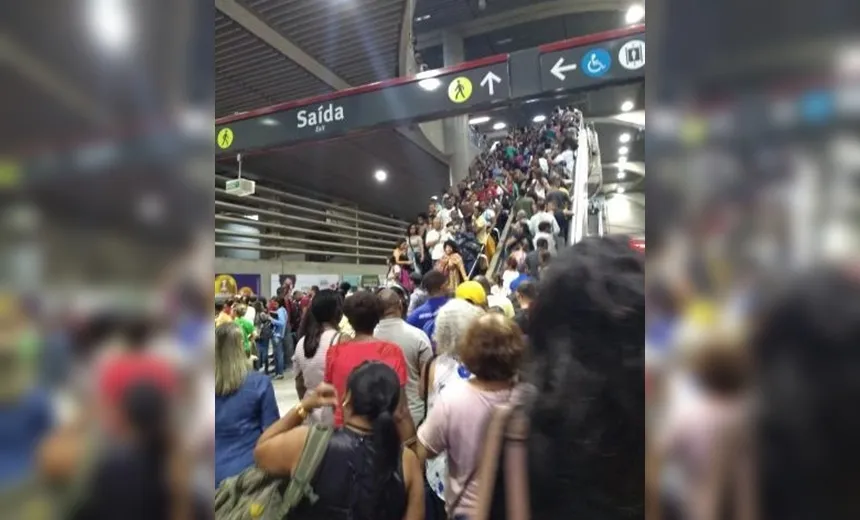 Falha em um dos trens do metrô provoca 'tumulto' na Estação Retiro