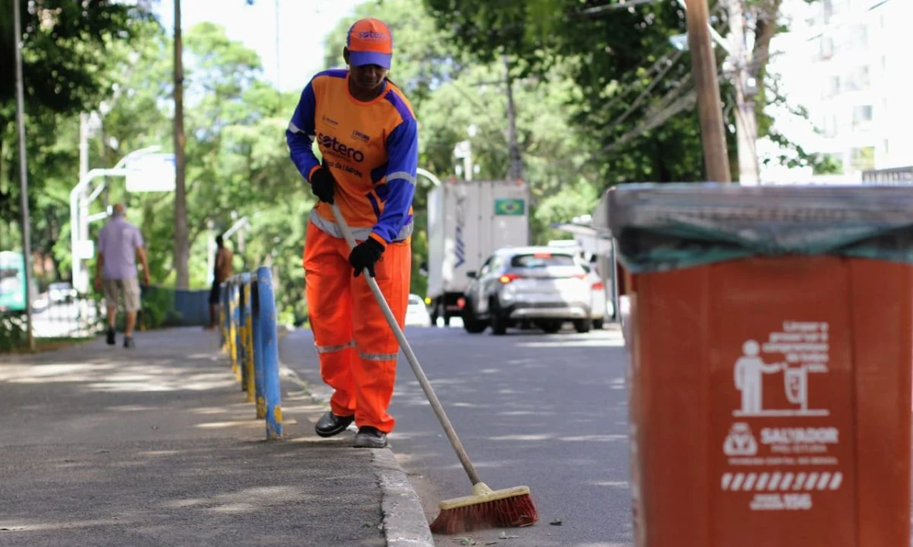 Greve nacional dos garis chega ao fim ap&oacute;s acordo com empresas de limpeza . Foto: Divulga&ccedil;&atilde;o 