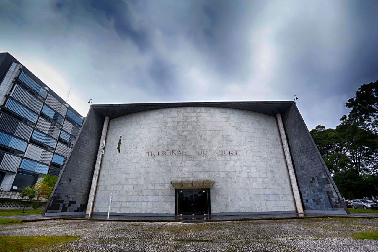 O julgamento ocorreu na Vara do Júri de Curitiba. Foto: TJPR 