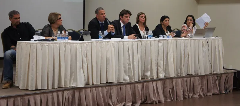 SEM ACORDO: Por autonomia da polícia civil, delegados entregam cargos em assembleia