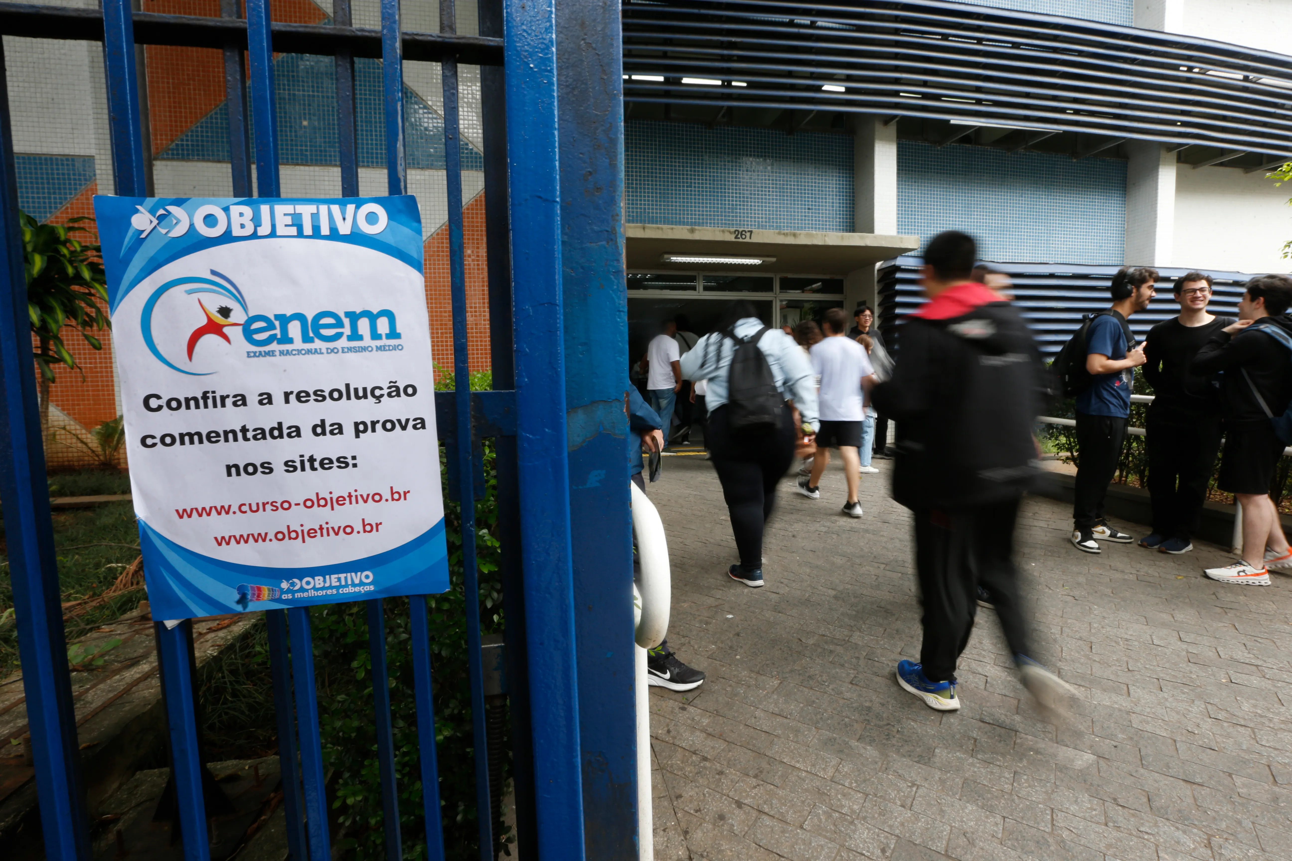 MEC e Fiocruz abrem inscrições para Cursinhos Populares