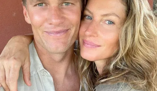Gisele Bündchen anuncia nas redes sociais que assinou o divórcio com Tom Brady