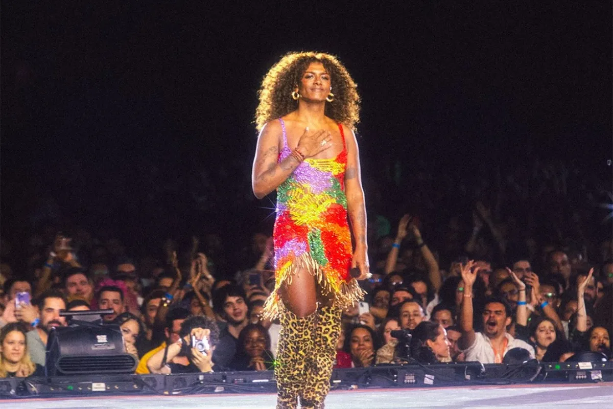 Show de Liniker em Salvador tem mudança de data; fãs criticam alteração