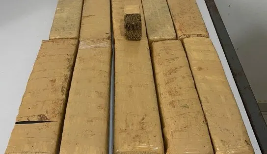 Homem é flagrado com mais de 11 kg de maconha dentro de carro em Barreiras
