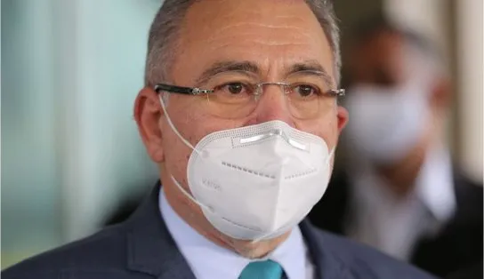 Ministério da Saúde anuncia assinatura de contrato com Pfizer para 100 milhões de doses de vacinas 