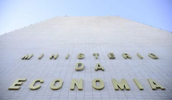 Receita Federal: Governo ainda não decidiu sobre mudança na dedução do Imposto de Renda