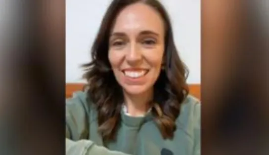 Primeira-ministra da Nova Zelândia desiste de casar após país registrar alta de casos de Covid-19; 