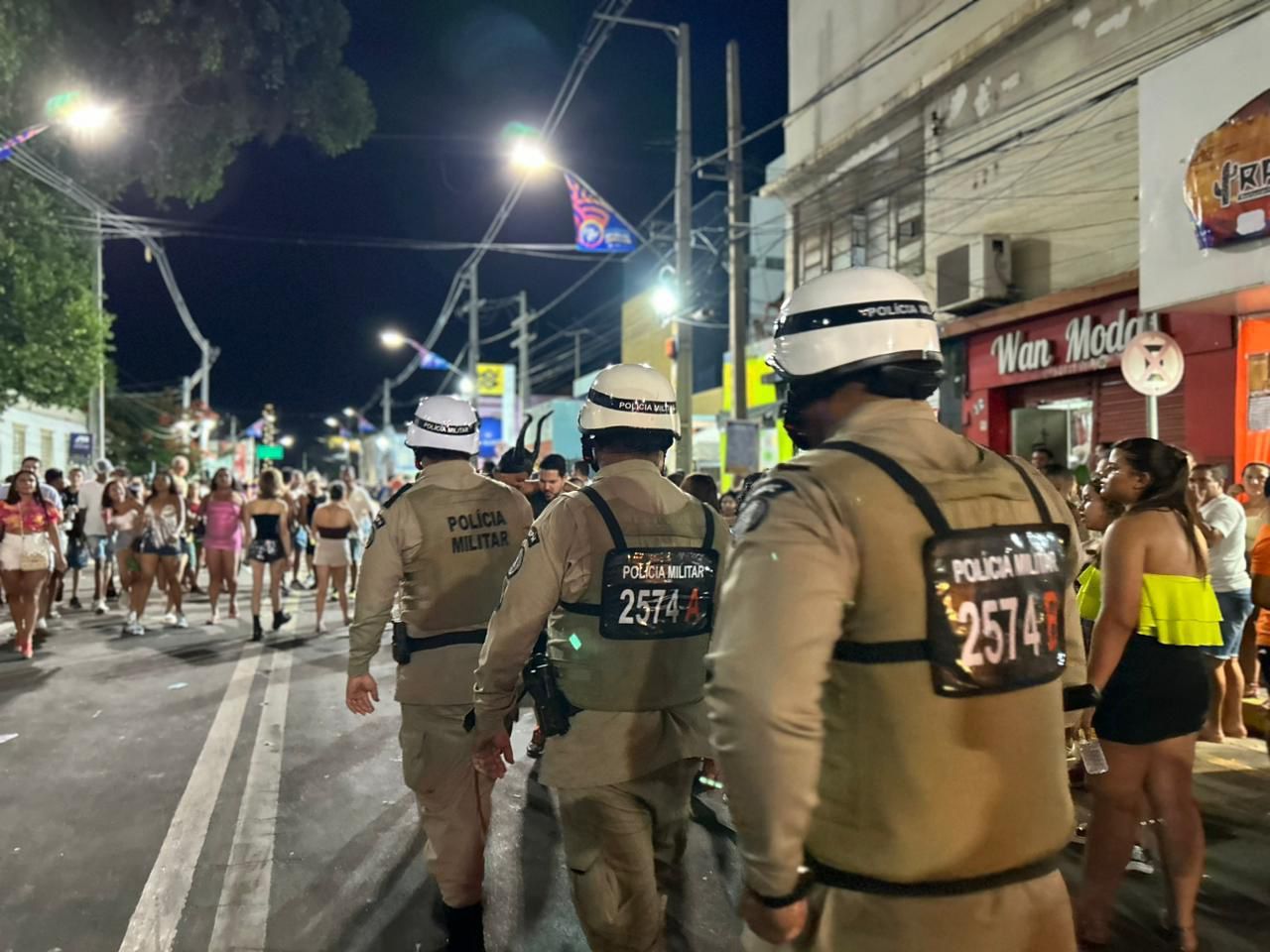 Mulher &Eacute; Detida Em Carnaval De Juazeiro.  | Foto: M&aacute;rcia Santana Ascom SSP