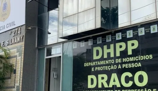 Após matar ex-companheira com golpes de martelo e faca, homem tenta colocar fogo na casa, em Salvador