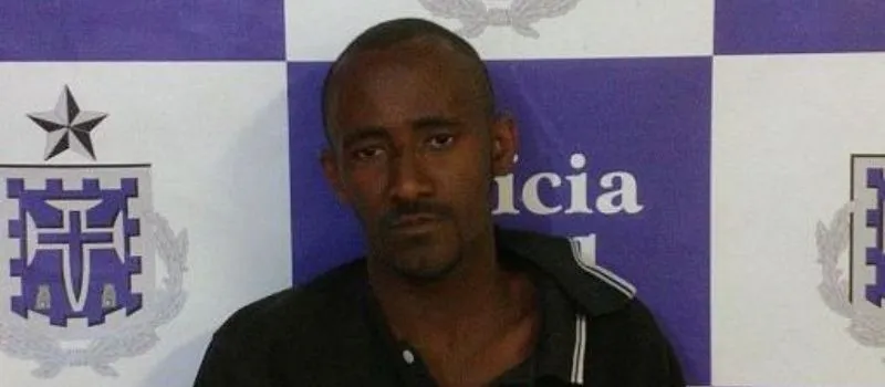 COM A MÃO NA MASSA: Homem é preso pelo GERRC enquanto roubava na Calçada