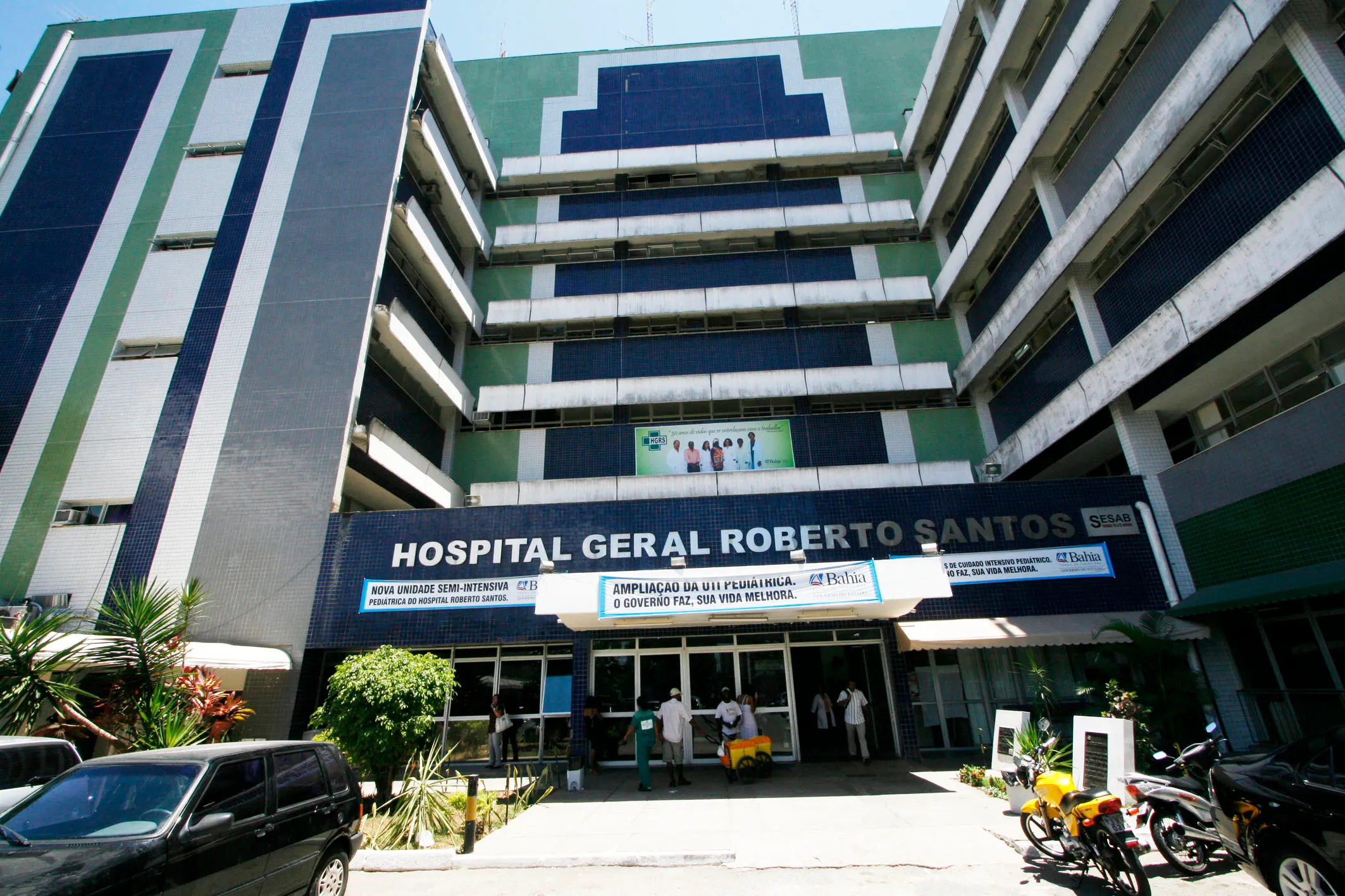 Médicos do Hospital Roberto Santos pedem demissão após cinco meses sem salário e desfalque na equipe