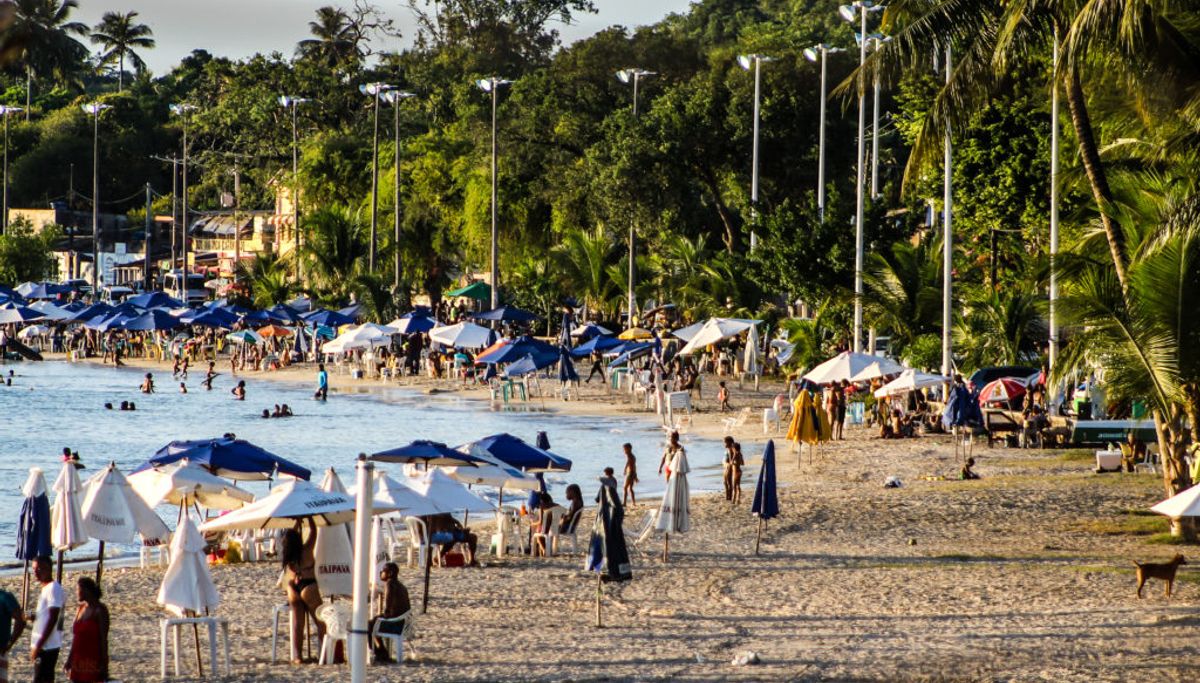 Praia de S&atilde;o Tom&eacute; de Paripe, em Salvador, teve situa&ccedil;&atilde;o de emerg&ecirc;ncia prorrogada ap&oacute;s contamina&ccedil;&atilde;o 