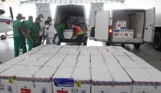 Vacinas chegam à Bahia nesta sexta e vacinação em Salvador deve ser retomada