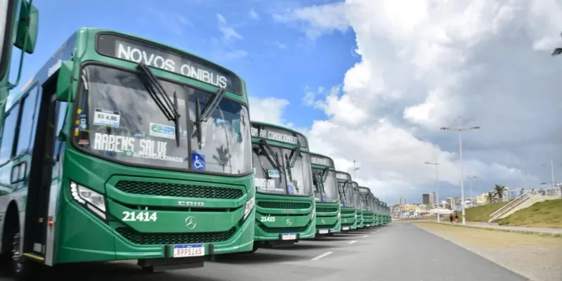 O transporte em comunidades de Salvador é feito principalmente pelo sistema de ônibus integrado com o BRT, metrô e outros meios, utilizando o cartão SalvadorCard/Foto: Reprodução 