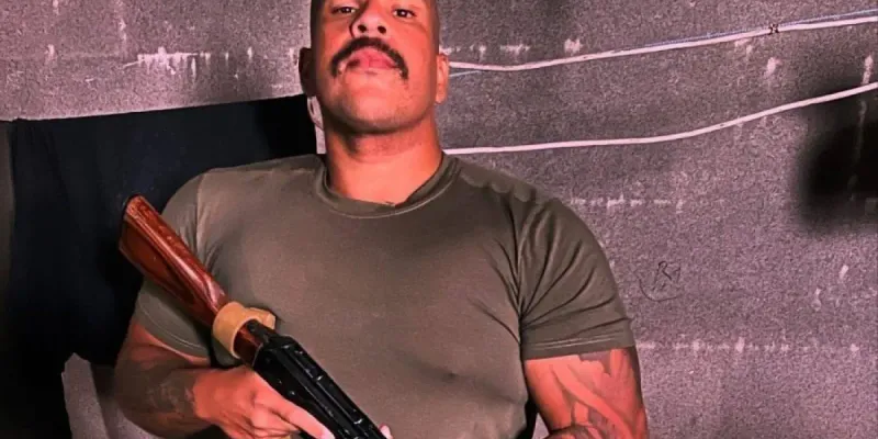 Soldado admite o medo e agonia ao chegar no campo de treinamento militar/Foto: Reprodução 