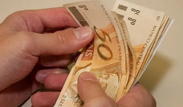 Renda familiar per capita em casas baianas é menor que salário minimo; entenda
