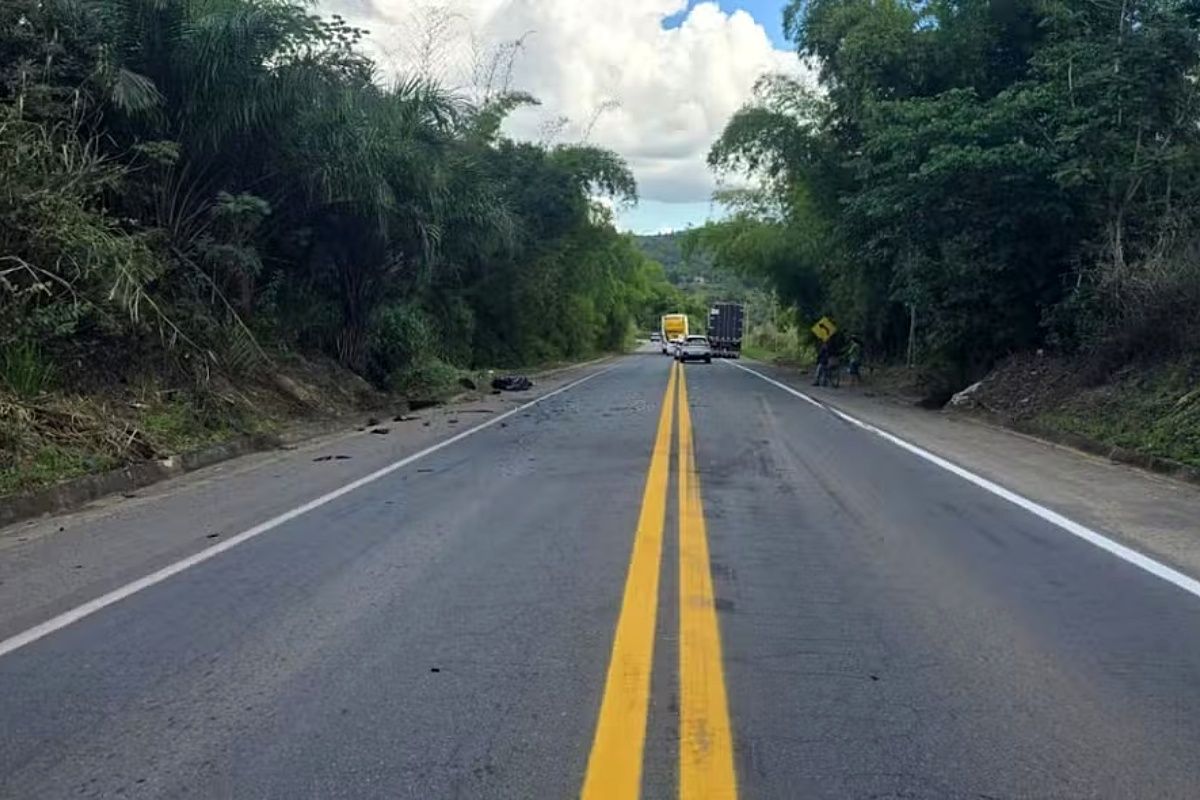  O jovem de 24 anos morreu ap&oacute;s se envolver numa batida entre a moto que estava e uma carreta na BR-101, trecho de Eun&aacute;polis, no Extremo Sul da Bahia. Foto: Redes Sociais