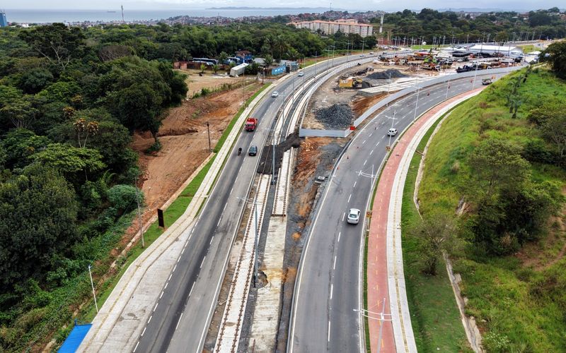 O VLT de Salvador terá aproximadamente 36,4 km de extensão e ligará a região do Comércio até Águas Claras, beneficiando milhares de passageiros diariamente/Foto: Joá Souza/GOVBA