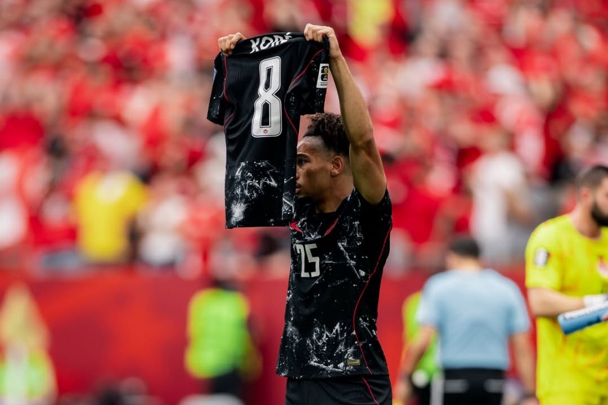 O jogador do Canad&aacute;, Isma&euml;l Kon&eacute;, quebrou a perna durante a vit&oacute;ria contra o Catar, nesta quinta. Foto: Divulga&ccedil;&atilde;o/Canad&aacute;