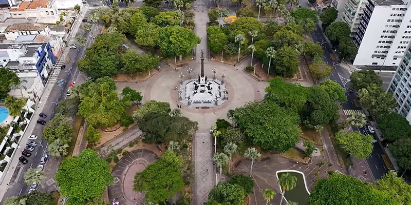O Campo Grande é um dos principais cartões-postais de Salvador, palco de eventos como a Lavagem do Bonfim e o Carnaval/Foto: Reprodução