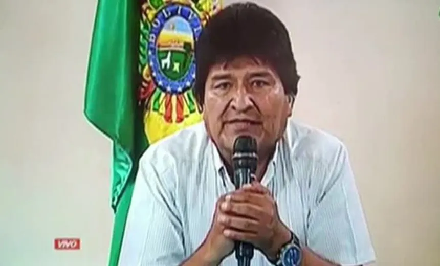 Em meio a protestos, Evo Morales renuncia à presidência da Bolívia