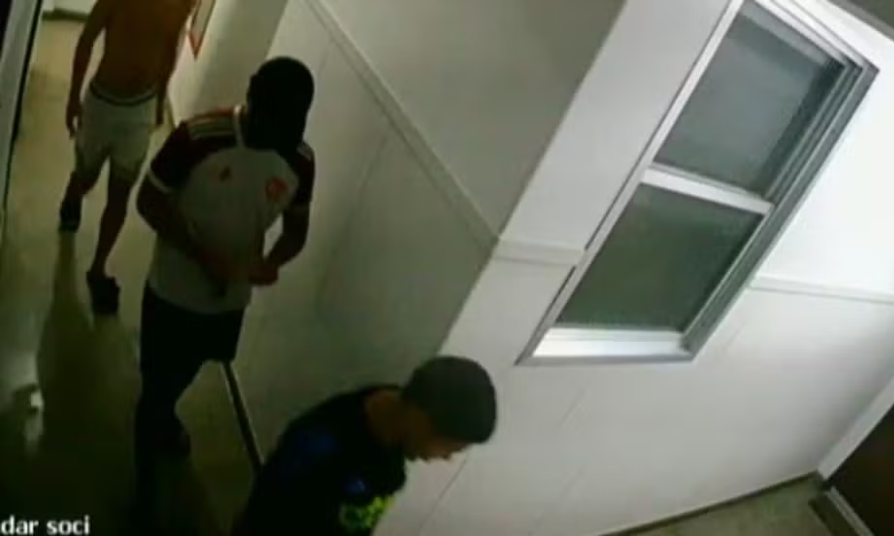 Estupro coletivo em Copacabana: menor investigado se entrega &agrave; pol&iacute;cia.Foto: Reprodu&ccedil;&atilde;o