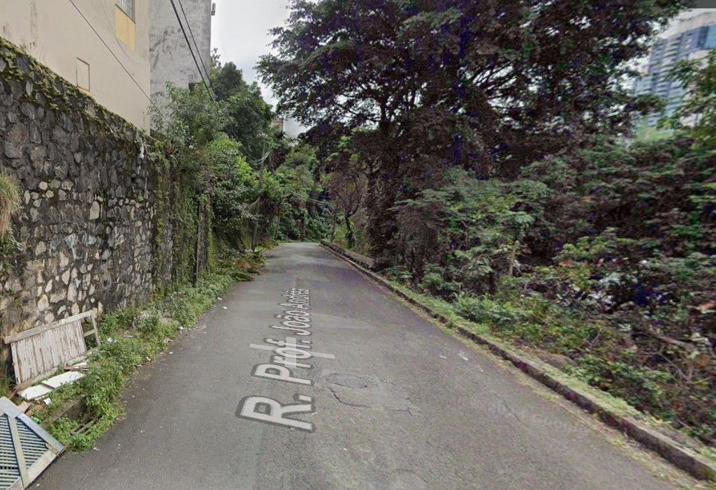 Carro capota na rua Professor  Andr&eacute; Andr&eacute; Vila Laura. | Foto: Reprodu&ccedil;&atilde;o Google Maps  