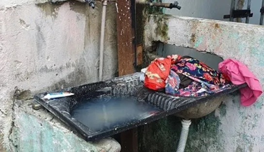 Mãe é presa suspeita de matar filha de um ano afogada em Feira de Santana; vítima morava com a avó  