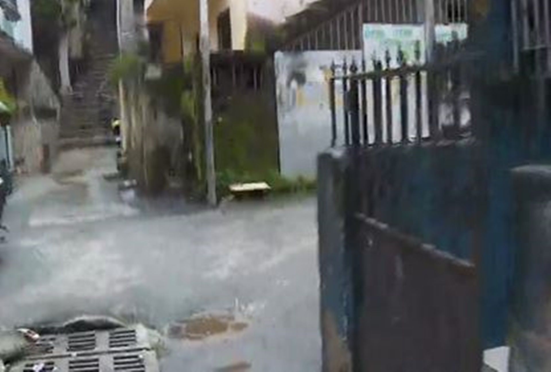 Adolescente e criança baleados em tiroteio na Baixa de Quintas. Foto: Reprodução / TV Aratu