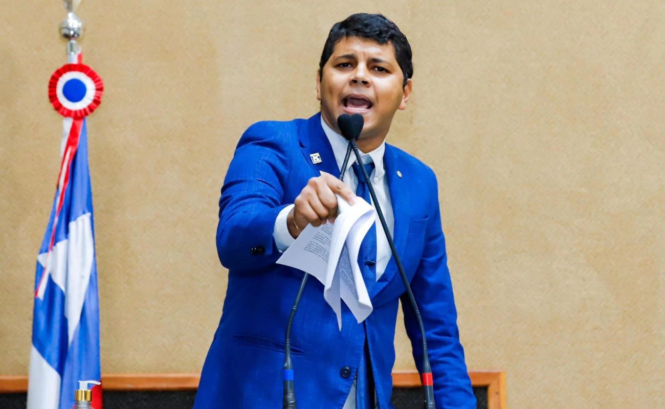 Deputado Diego Castro propõe Dia do Orgulho Hétero