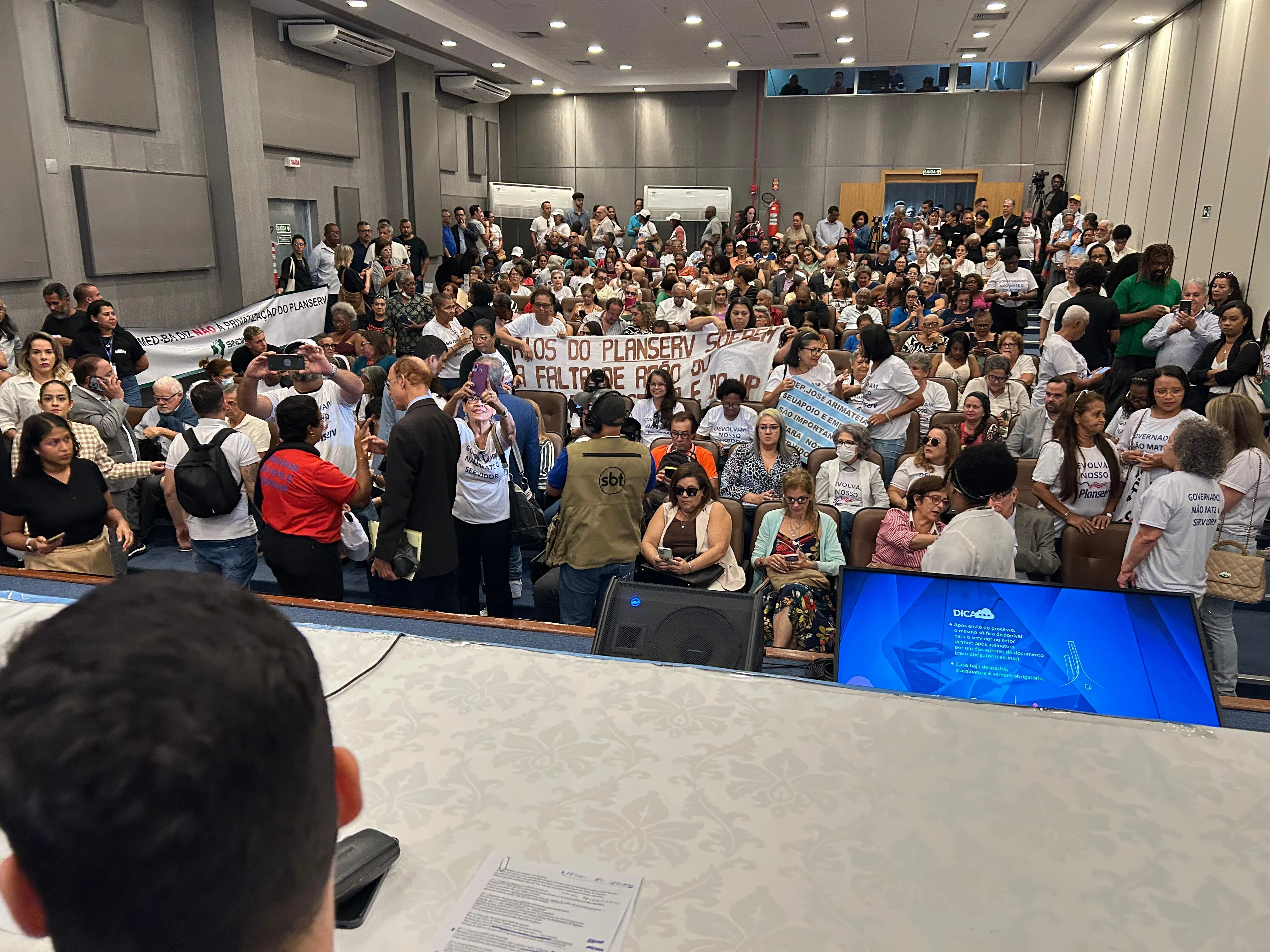 Em audiência sobre Planserv, servidora aponta que plano está 'muito terceirizado'