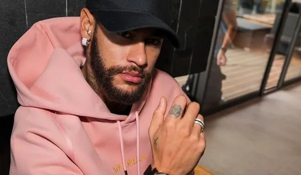 Neymar desembarca na Bahia com "os parças" para o réveillon; "agora essa terra vai ferver"