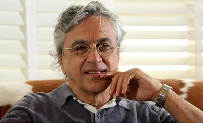 “Porcaria total”, diz Caetano Veloso após Temer afirmar que é “iluminado por Deus”; assista