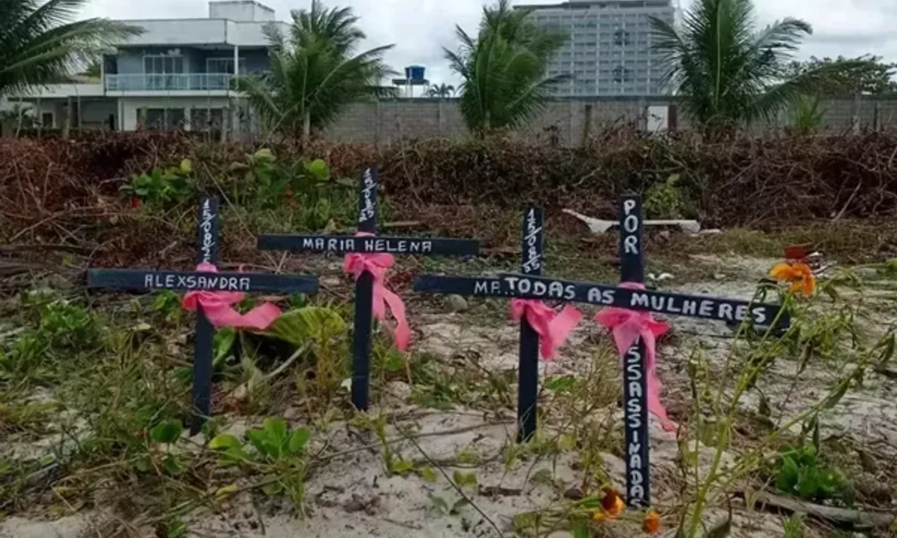 Um vídeo de câmeras de segurança mostra o último momento em que as três mulheres foram vistas caminhando com um cachorro. | Foto: Redes Sociais