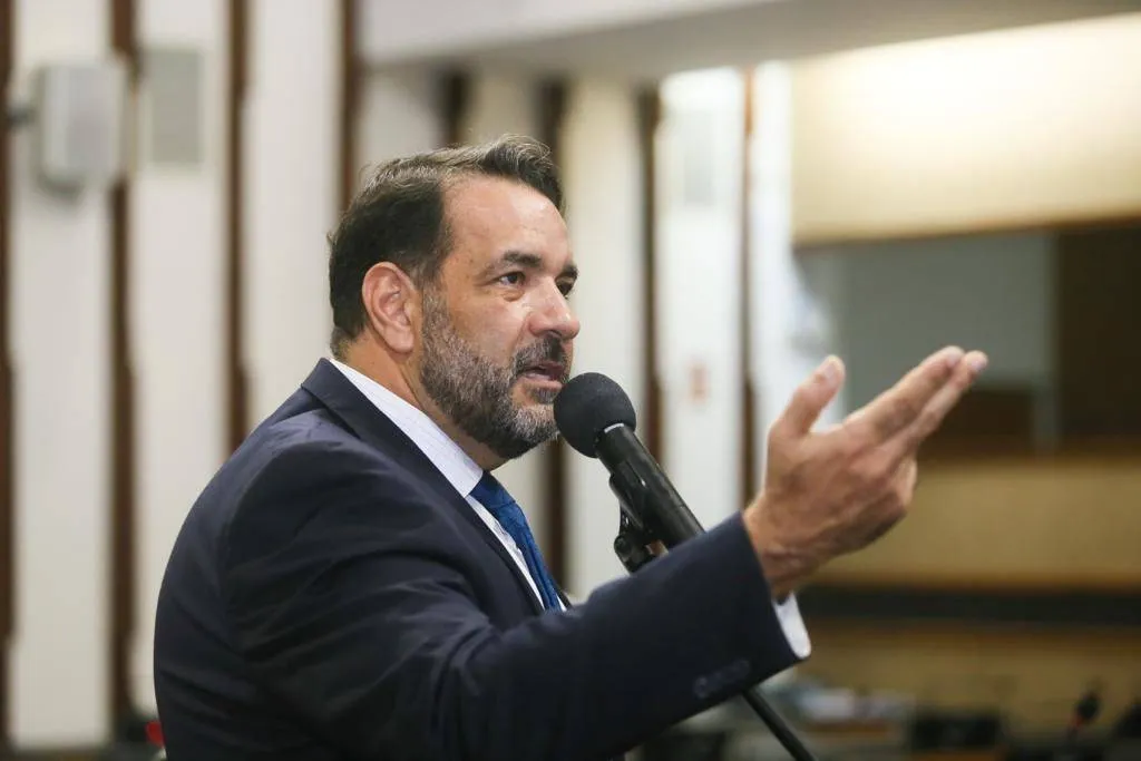 Alan Sanches diz que reajuste do transporte de Salvador é menor do que os aumentos do governo no ferry e nos sistemas intermunicipal e metropolitano