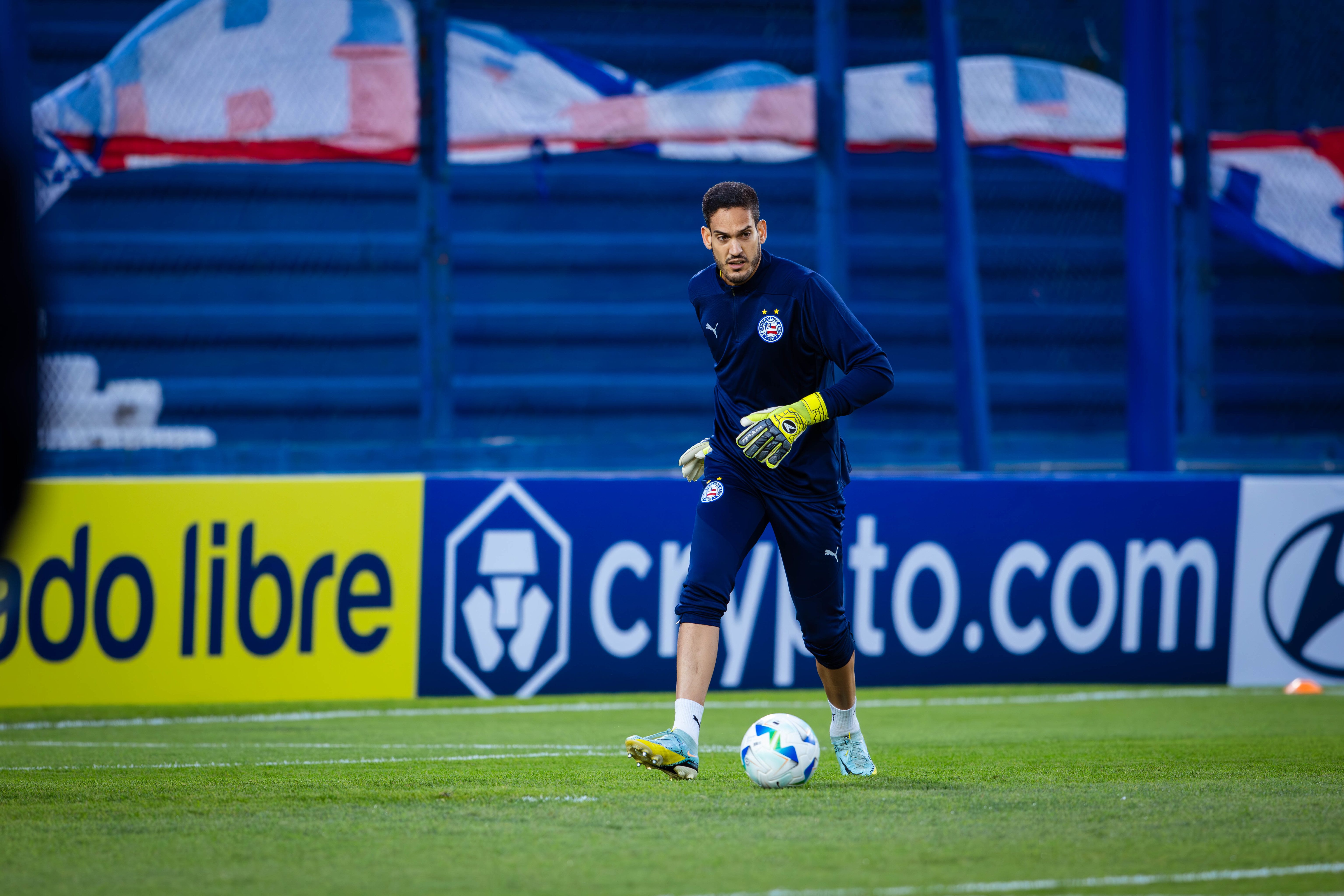 Ronaldo aquecendo em partida do Bahia contra Nacional-URU | Foto: Letícia Martins/EC Bahia