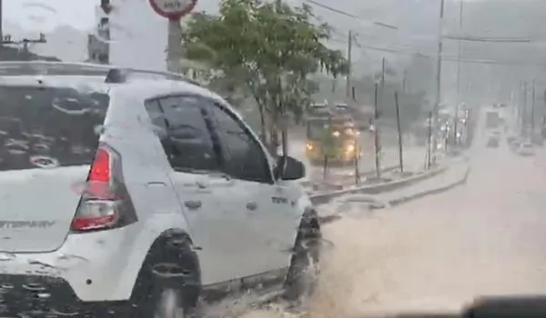 Defesa Civil de Salvador alerta para chuvas fortes neste domingo